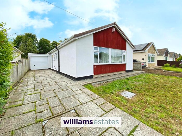 2 Bedroom Detached Bungalow For Sale In Ffordd Pennant, Mold, CH7