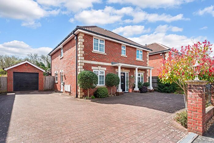 4 Bedroom Detached House For Sale In South Lane, Clanfield, PO8