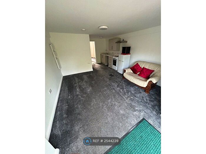 2 Bedroom Studio To Rent In Hogarth Hill, Whitby, YO22