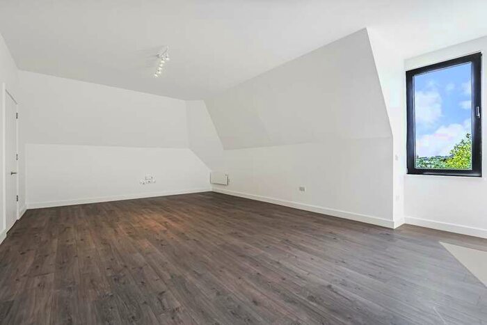 1 Bedroom Apartment To Rent In Bracknell, Berkshire, RG12