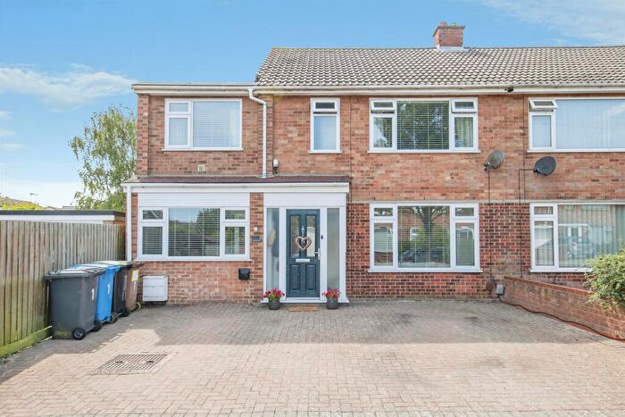 4 Bedroom Semi Detached House For Sale In Pearcroft Road, Ipswich, IP1