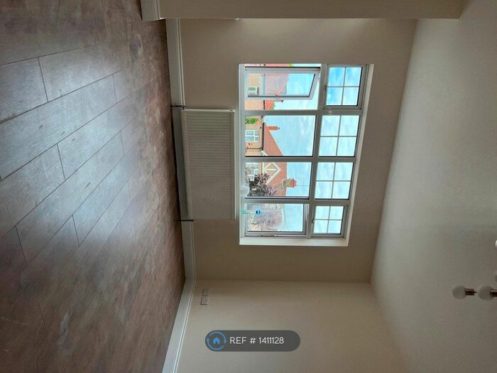 1 Bedroom Flat To Rent In Pinner Road, Harrow, HA1