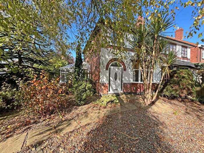 3 Bedroom Semi-Detached House To Rent In Hickings Lane, Stapleford, NG9