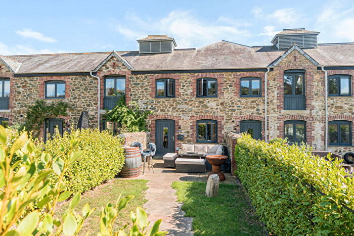 2 Bedroom Barn Conversion For Sale In Hareston Farm Barns, Yealmpton, Devon, PL8