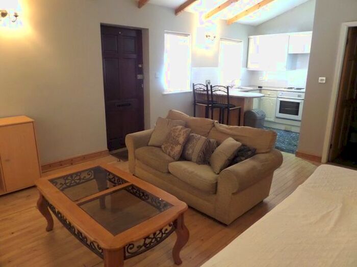 Studio To Rent In Thornbury Road, Osterley, Isleworth, TW7