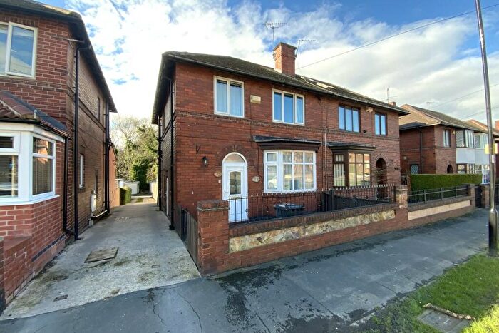 3 Bedroom Semi-Detached House To Rent In Clifton Crescent, Sheffield, Sheffield, S9