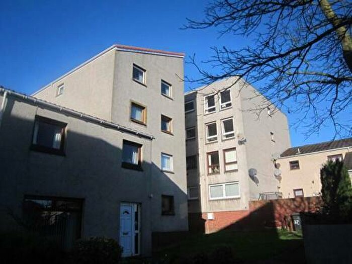 2 Bedroom Flat To Rent In Carlyle Lane, Dunfermline, KY12