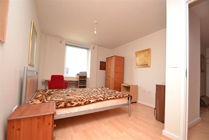 2 Bedroom Apartment To Rent In Aspect, Leeds, LS2