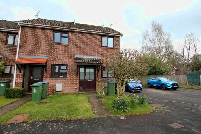 2 Bedroom Terraced House To Rent In Roebuck Close, Horsham, RH13