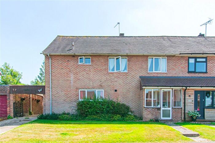 4 Bedroom Semi Detached House For Sale In Culver Road, Newbury, Berkshire, RG14