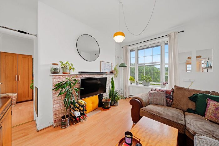 3 Bedroom Flat For Sale In Elwood Street, Twyford House Elwood Street, N5