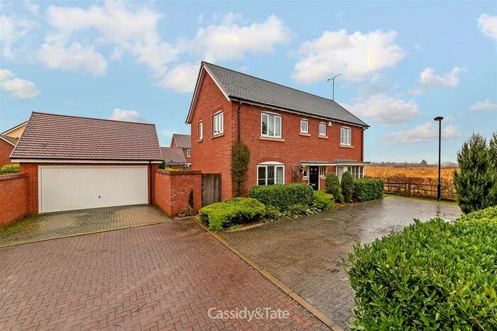 4 Bedroom Detached House For Sale In Oaklands Lane, Smallford, St. Albans, AL4