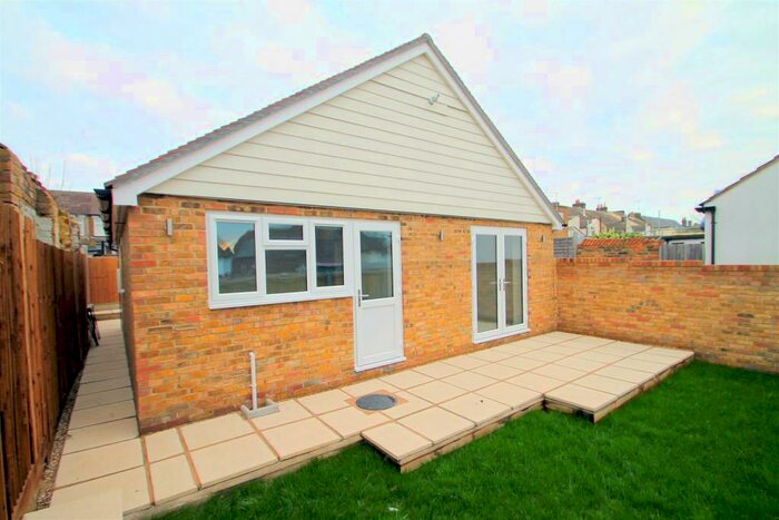 2 Bedroom Detached Bungalow To Rent In Crown Road, Sittingbourne, ME10