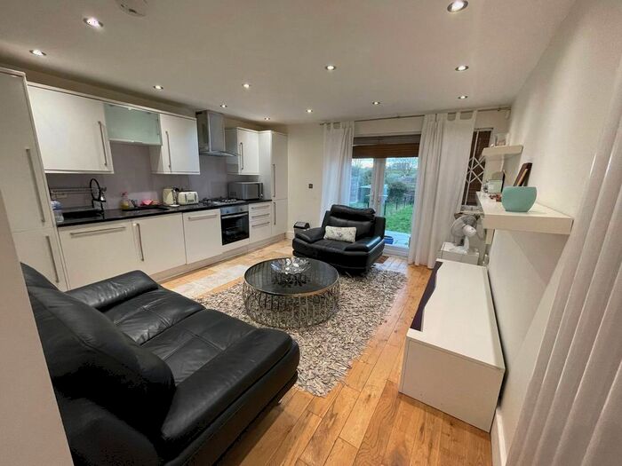 1 Bedroom Flat To Rent In Hendon Way, London, NW2