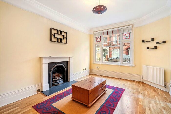 2 Bedroom Flat To Rent In St Andrews Road, London, W14