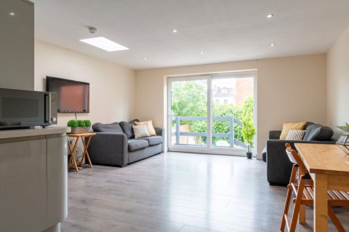 6 Bedroom Semi Detached House To Rent In Courtenay Street, Cheltenham, GL50