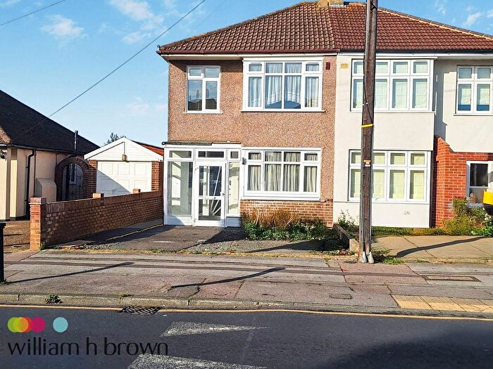 3 Bedroom Property To Rent In Cherry Tree Lane, Rainham, RM13