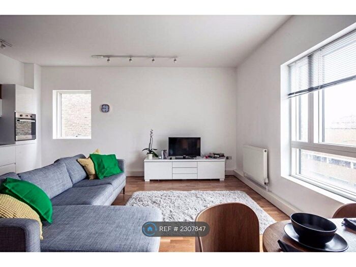 1 Bedroom Flat To Rent In Old Kent Road, London, SE1