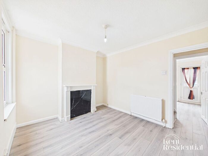 2 Bedroom Terraced House To Rent In Herbert Road, Chatham, ME4