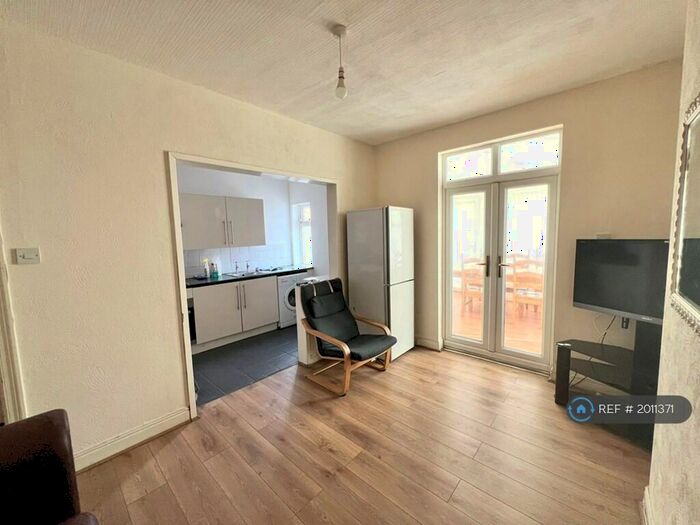 4 Bedroom Terraced House To Rent In Broad Lane, Huddersfield, HD5