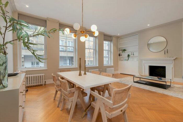 3 Bedroom Flat To Rent In Southampton Street, London WC2E