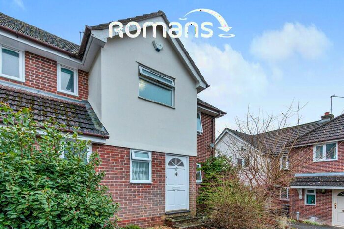 2 Bedroom Terraced House To Rent In Hilcrest View, RG23