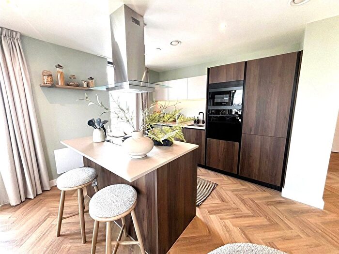 2 Bedroom Flat To Rent In One Eastside, Jennens Road, Birmingham, West Midlands, B4