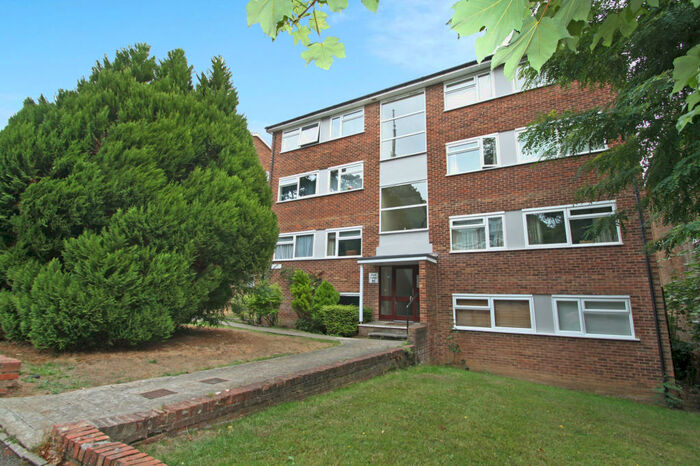 1 Bedroom Flat To Rent In Park Lodge, - Auckland Road, London, SE19