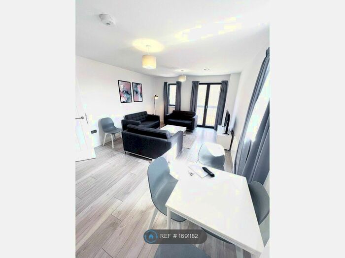 2 Bedroom Flat To Rent In Parliament Street, Liverpool, L8