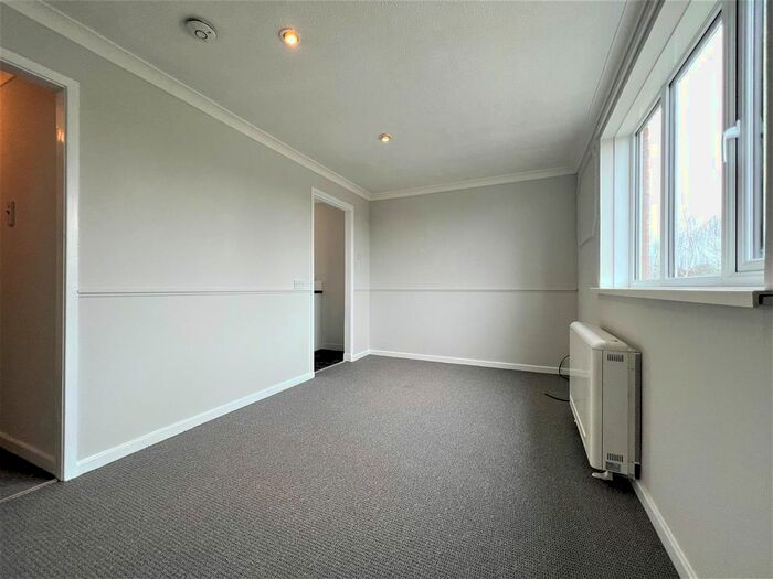 1 Bedroom Flat To Rent In Plumtree Road, Thorngumbald, Hull, HU12