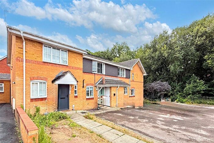 2 Bedroom End Of Terrace House For Sale In Hopper Vale, Bracknell, Berkshire, RG12