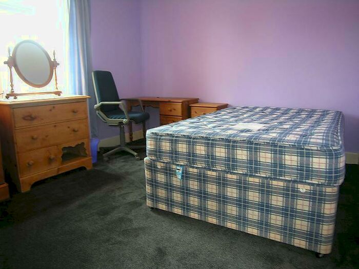 4 Bedroom House To Rent In Bedroom Detached House In Winton, BH9