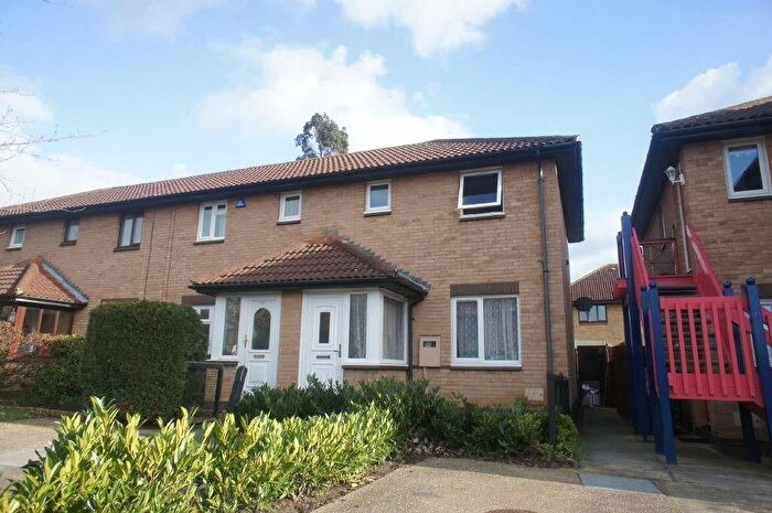 2 Bedroom End Terrace House To Rent In Pomander Crescent, Walnut Tree, Milton Keynes, MK7