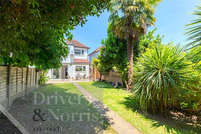 4 Bedroom Detached House To Rent In Pasteur Gardens, Edmonton, London, N18