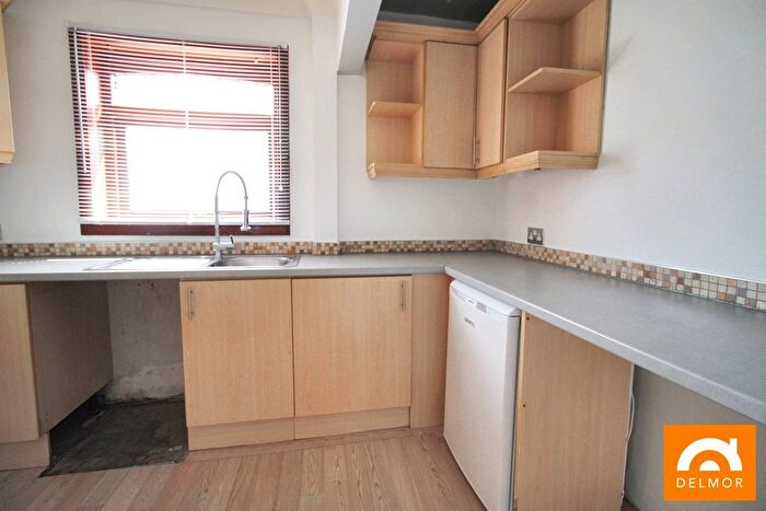 3 Bedroom Semi-Detached House For Sale In West Park Avenue, Leslie, KY6