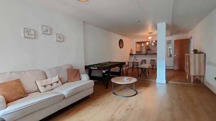 1 Bedroom Flat To Rent In Regent Court, Oldham Street, Manchester, M1