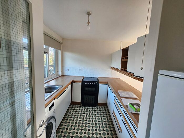 1 Bedroom Flat To Rent In High Road, London, E18