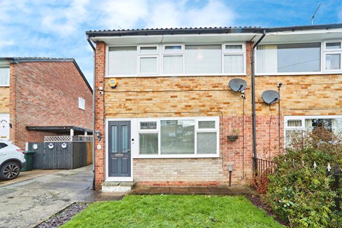 3 Bedroom Semi Detached House For Sale In Delverne Grove, Bradford, BD2