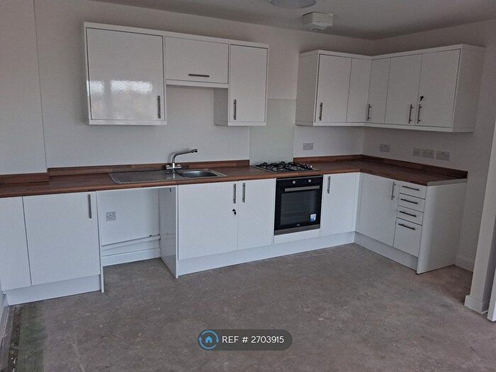 2 Bedroom Flat To Rent In Archers Corner, Wirral, CH62