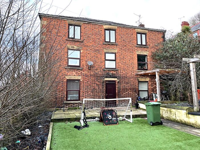 4 Bedroom Detached House For Sale In Newbridge Road, Wrexham, LL14