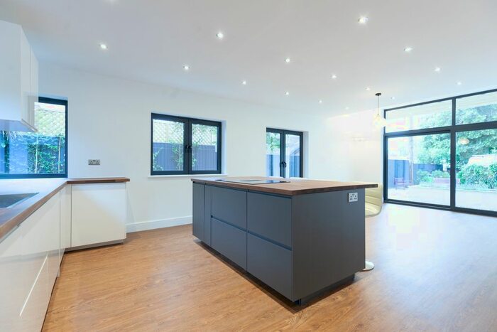 5 Bedroom Detached House To Rent In Henley Avenue, Oxford, OX4