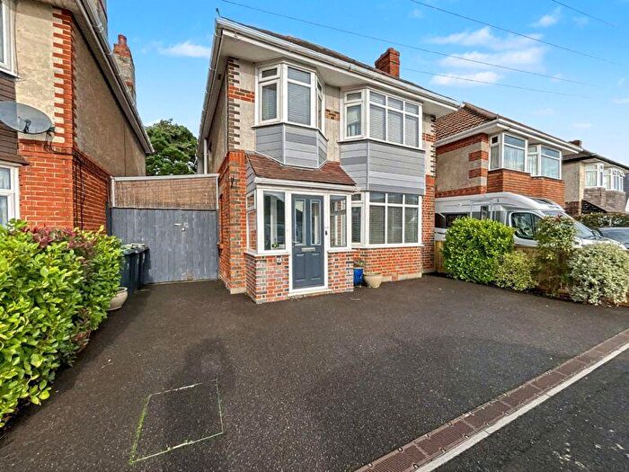 4 Bedroom Detached House For Sale In Christchurch, BH23
