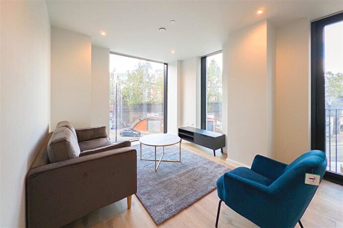 2 Bedroom Apartment To Rent In The Gate, Meadowside, M4