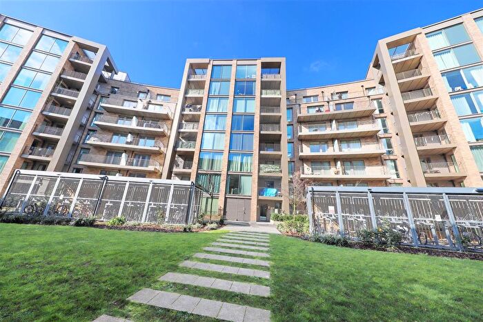 2 Bedroom Flat For Sale In Croxley Court, West Drayton, UB7
