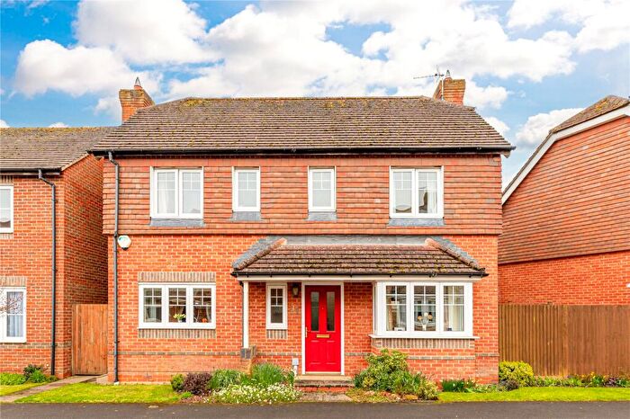 3 Bedroom Detached House For Sale In Deadmans Lane, Greenham, Thatcham, Berkshire, RG19