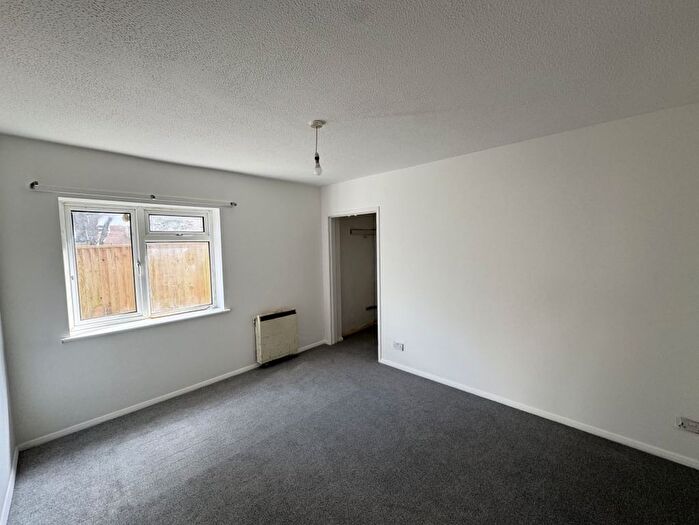 2 Bedroom Flat For Sale In Ripon Road, Bournemouth, BH9