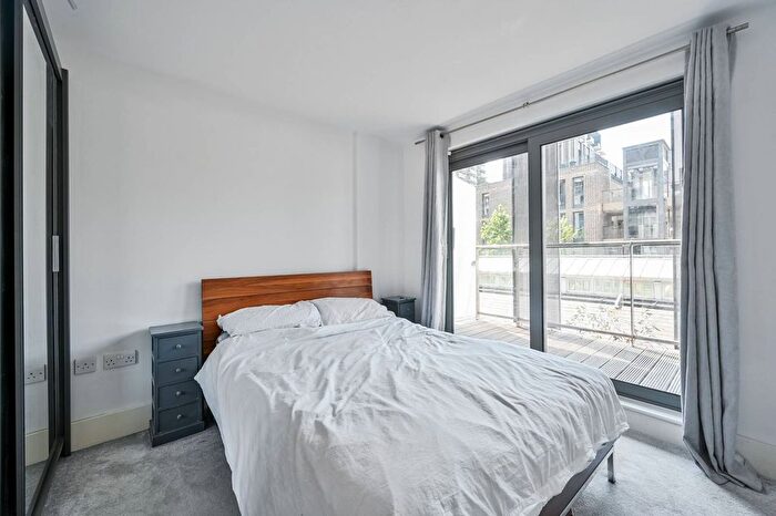 2 Bedroom Flat For Sale In West Carriage House, Woolwich Riverside, London, SE18
