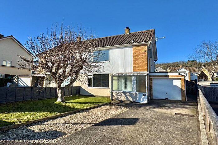 3 Bedroom Semi-Detached House For Sale In The Weind, Worle - No Onward Chain, BS22