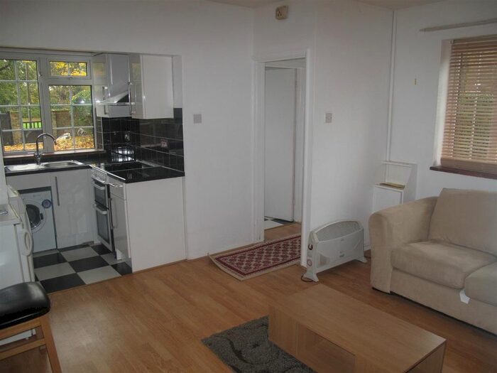 1 Bedroom Flat To Rent In The Green, West Drayton, UB7