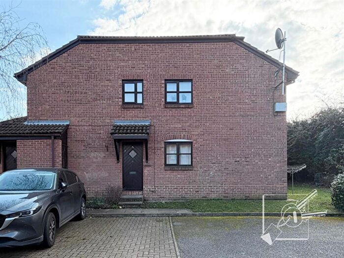 2 Bedroom Flat To Rent In Unicorn Walk, Greenhithe, DA9